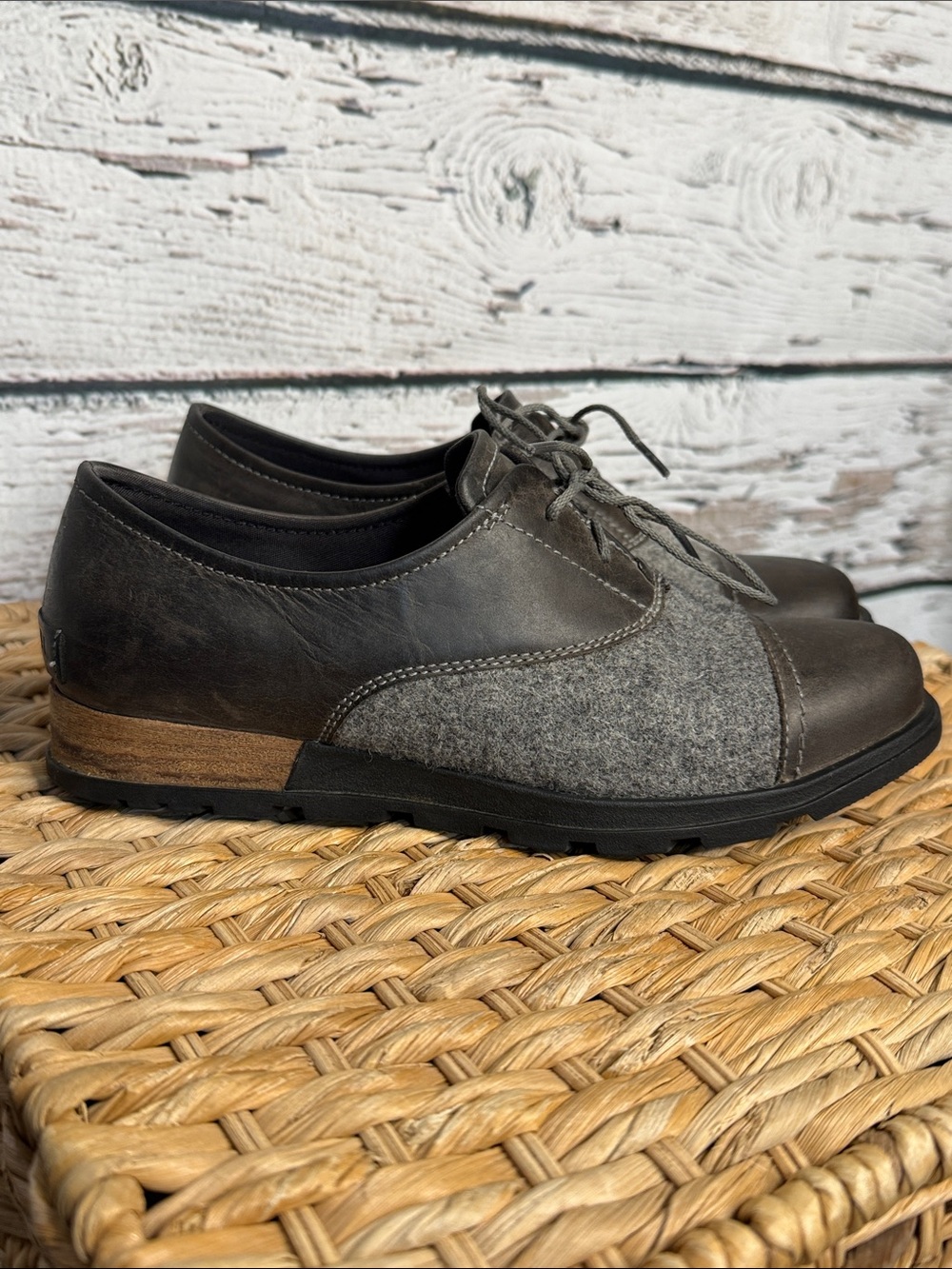Sorel  Major Oxford distressed brown Leather & gray Wool